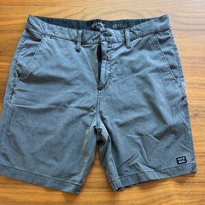 Billabong hybrid shorts 32